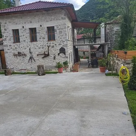 Golemi Villa *