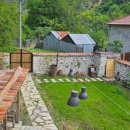 Villa Golemi Gjirokastër